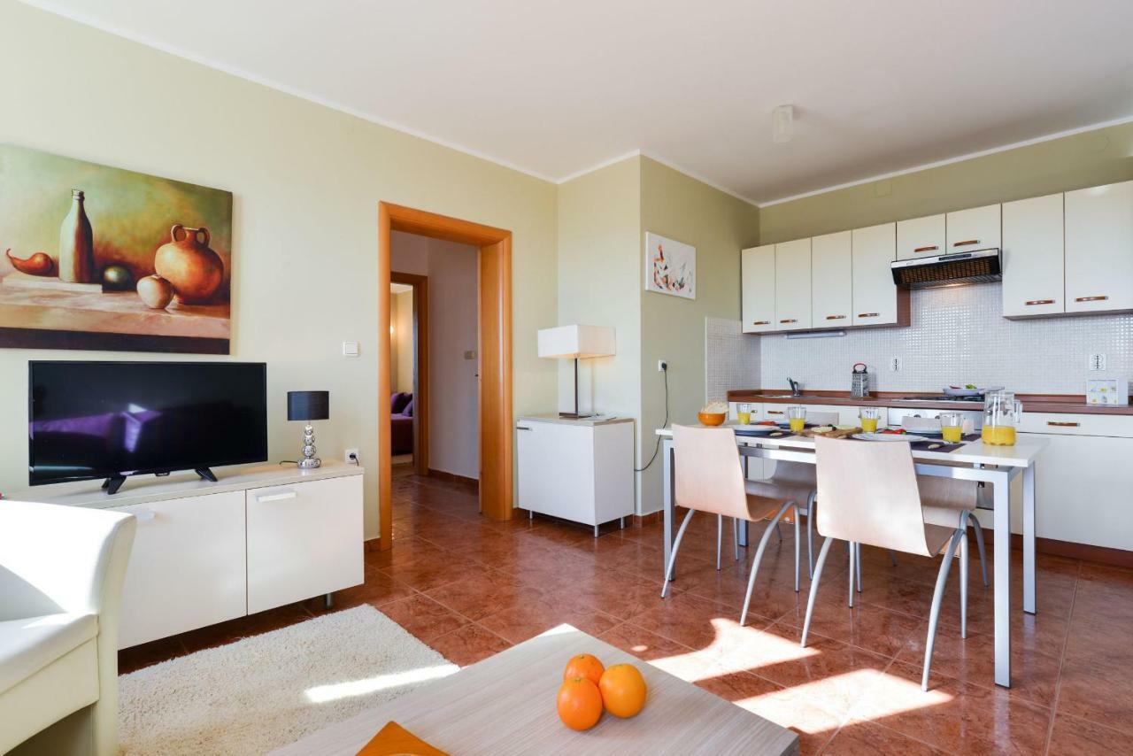 Cecilia Apartments Лун Екстер'єр фото